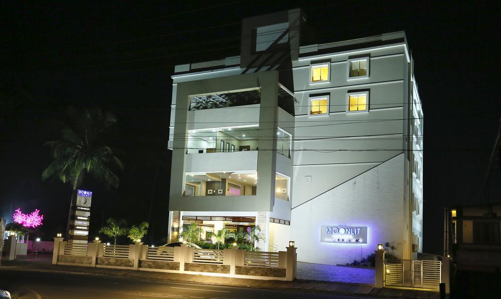 Hotel Moonlit Regency Thodupuzha Exteriér fotografie