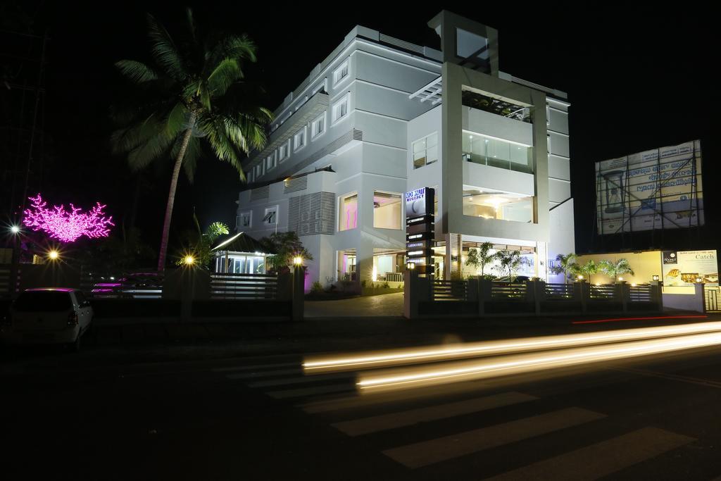 Hotel Moonlit Regency Thodupuzha Exteriér fotografie